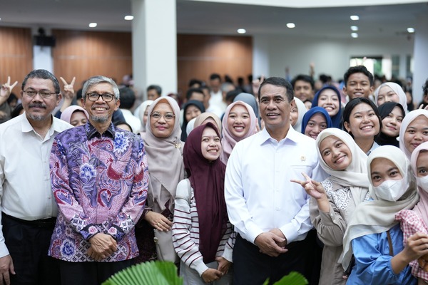 Hadir di Unhas, Menteri Pertanian Paparkan Kebijakan Pertanian Berkelanjutan